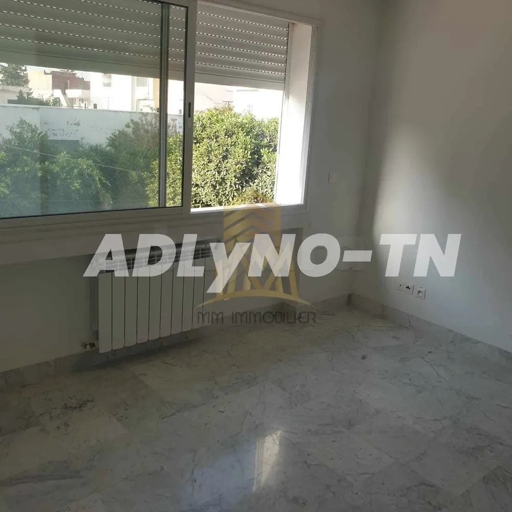    Un immeuble r1 à bab bha