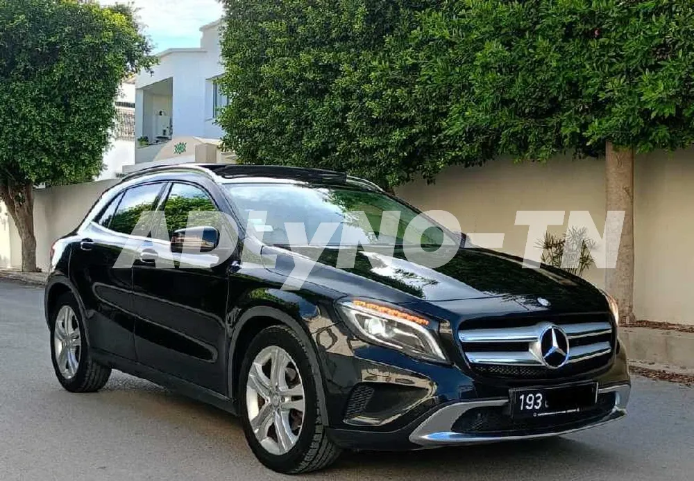 MERCEDES GLA 180 Ann 2016 à Ariana - Photo 2