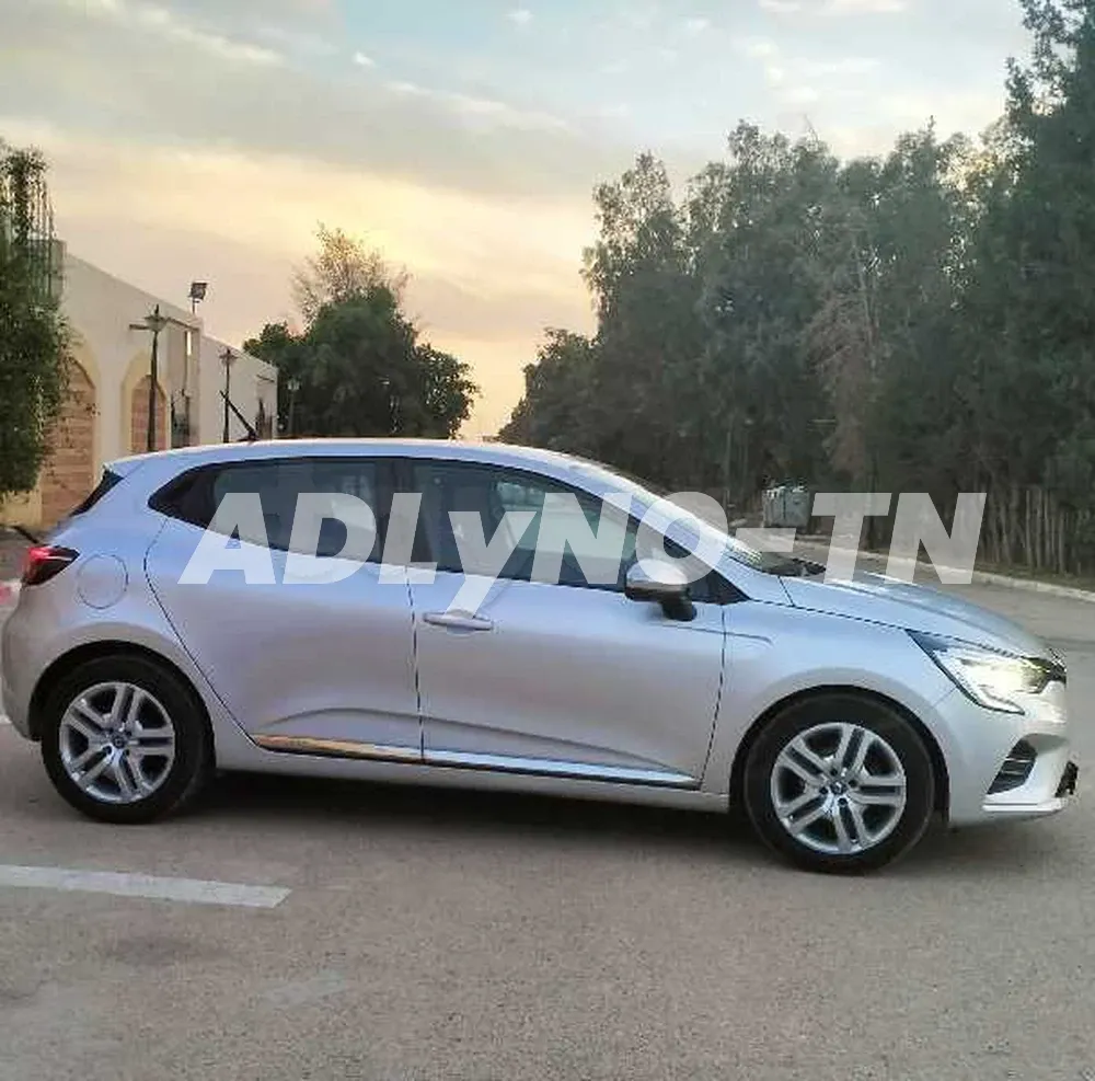 clio 5 à Gafsa - Photo 4