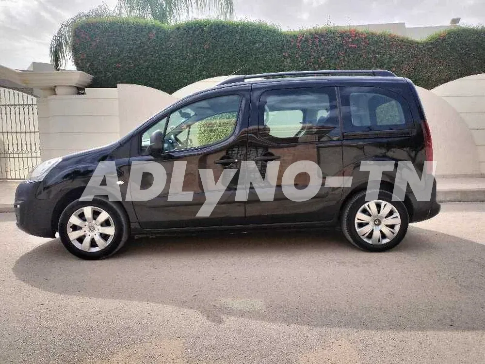 Citroen berlingo 5 places à Sfax - Photo 1