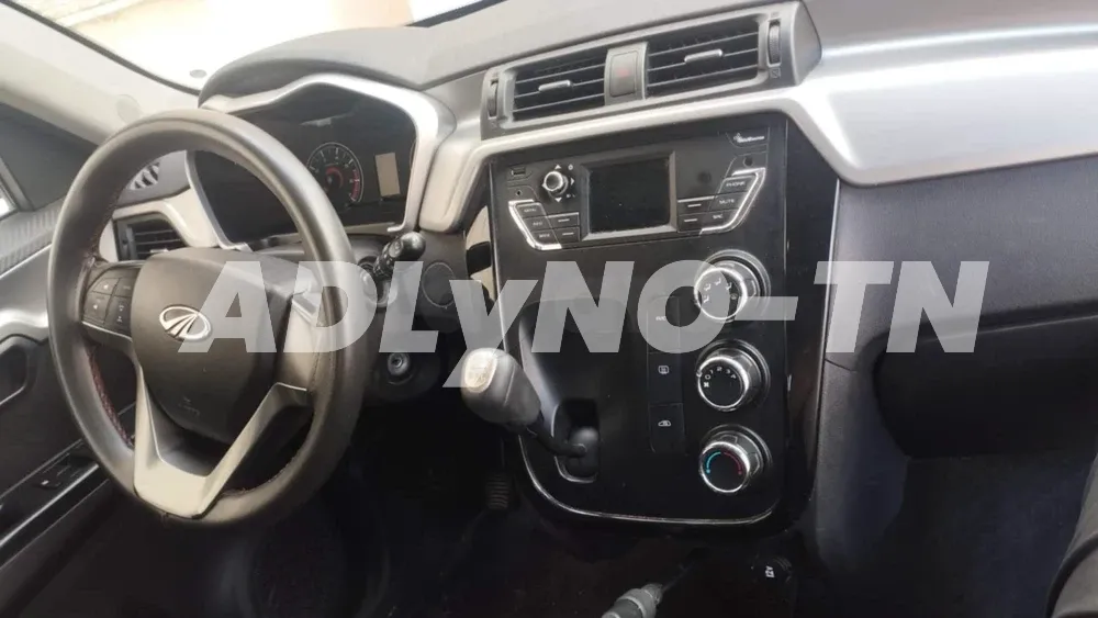2021 Mahindra kuv 100 k6+ à Tunis - Photo 4