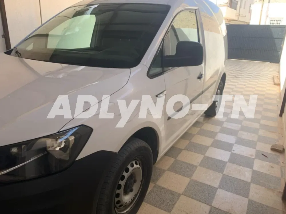 caddy 2L diesel 7 Cv année 2020 km 128 Alf serie 244 Medenine Numero 97288623 à Medenine - Photo 8