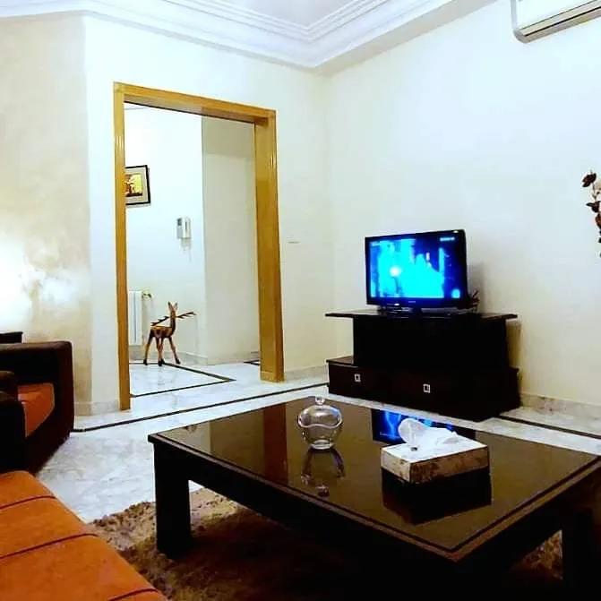 Très bel apt S1 meublé Ennasr2 pr étranger à Ariana - Photo 2