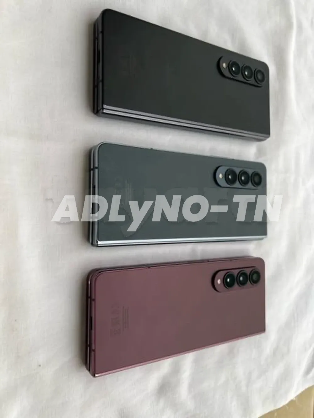 Samsung Z Fold 4 256/12g ram état parfaite neuf peu servi importé validé sur sajalni aucun défaut tt en marche jamais réparé avec son câble et facture et garantie Prix 2190dt tel 20172643 Page fb Dream Phone marsa à Tunis - Photo 1