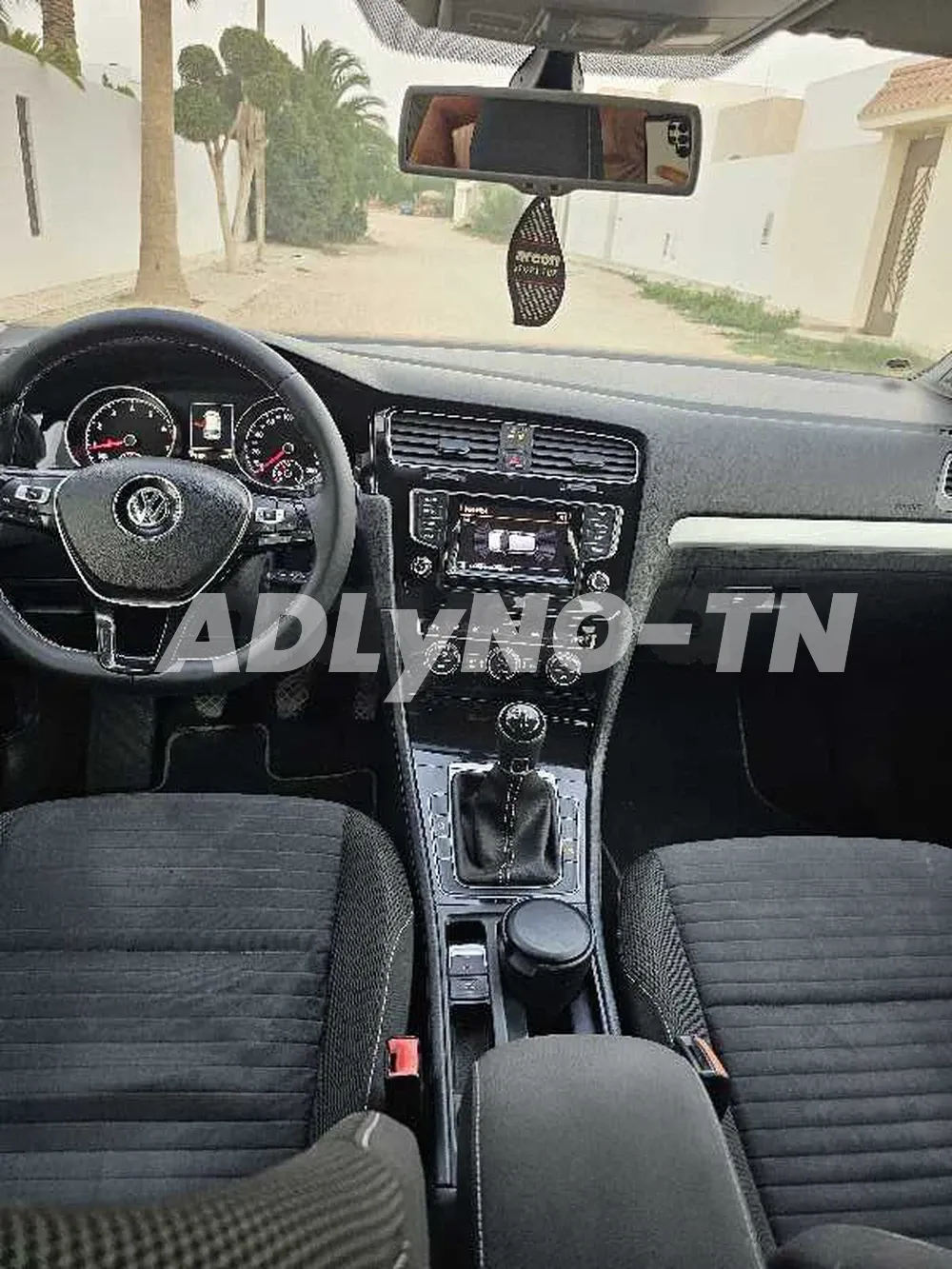 Golf 7 cup modele 11/2014 entree en tunisie en 2019 1 er main en tunisie 5 cv essence 178000 km reel avec carnet entretient chaque entretient a l apui ttt options cliamtiseur elctronic en marche 4 vitres electric abs capteurs de pluie et de lumiere capteu à Sfax - Photo 7