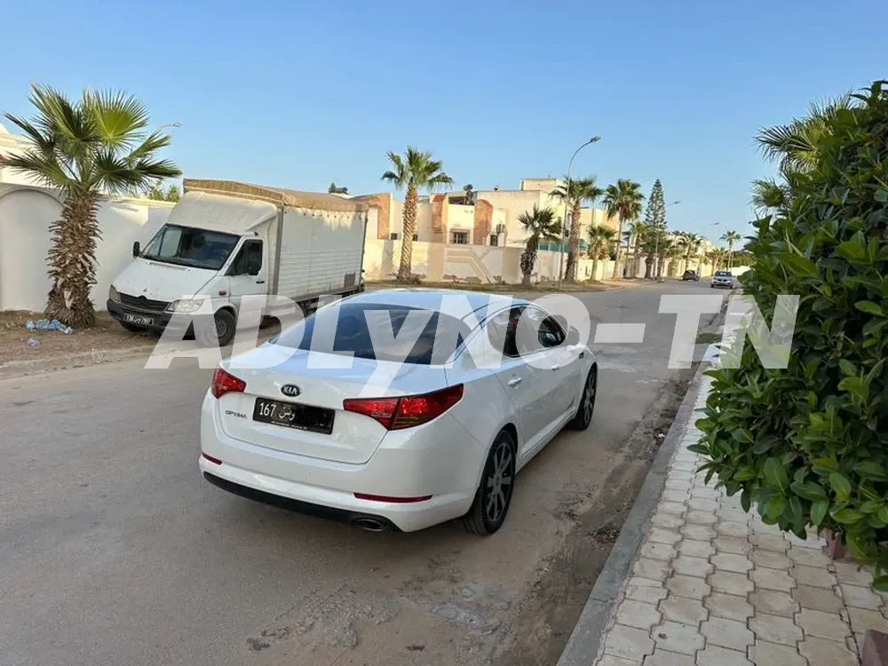Kia Optima à Sfax - Photo 1