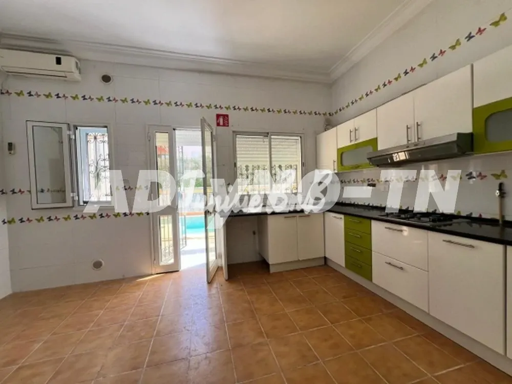 A louer une villa à usage de bureau à Tunis - Photo 6