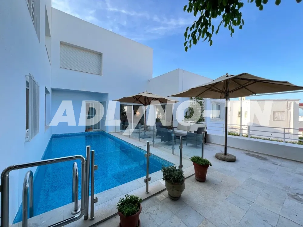 A Vendre villa de 500 m² sur un terrain de 550 m² à Ennasr 2 à Ariana - Photo 1