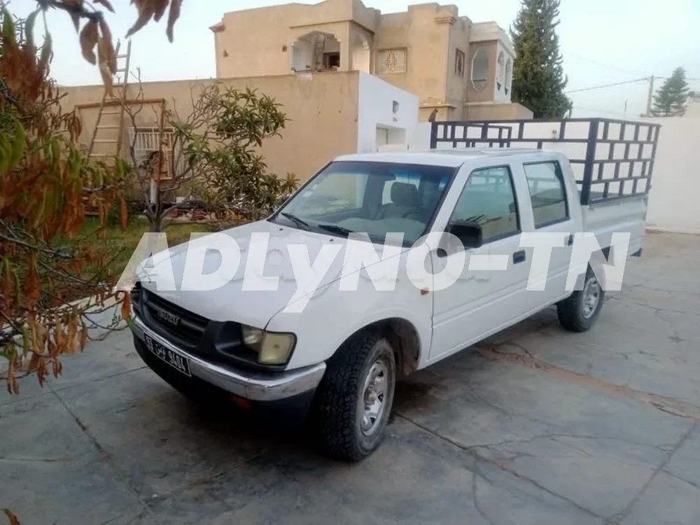 isuzu tres propre à Sfax - Photo 2