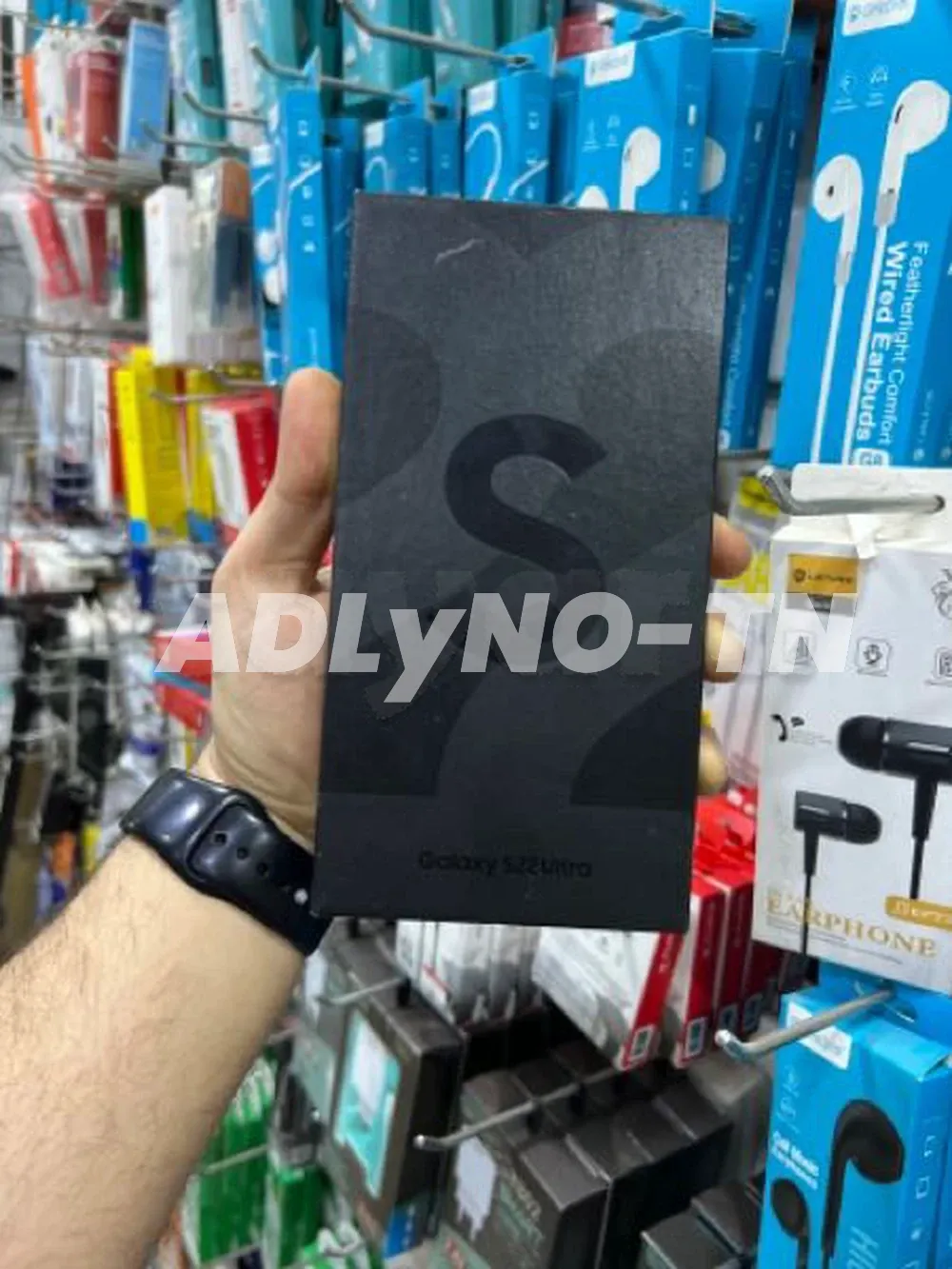  Vendre Oppo reno 12f très neuf sans touche à l' écran 
