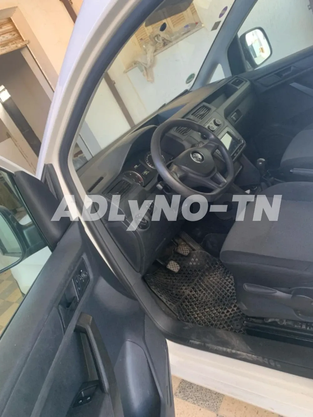 caddy 2L diesel 7 Cv année 2020 km 128 Alf serie 244 Medenine Numero 97288623 à Medenine - Photo 9