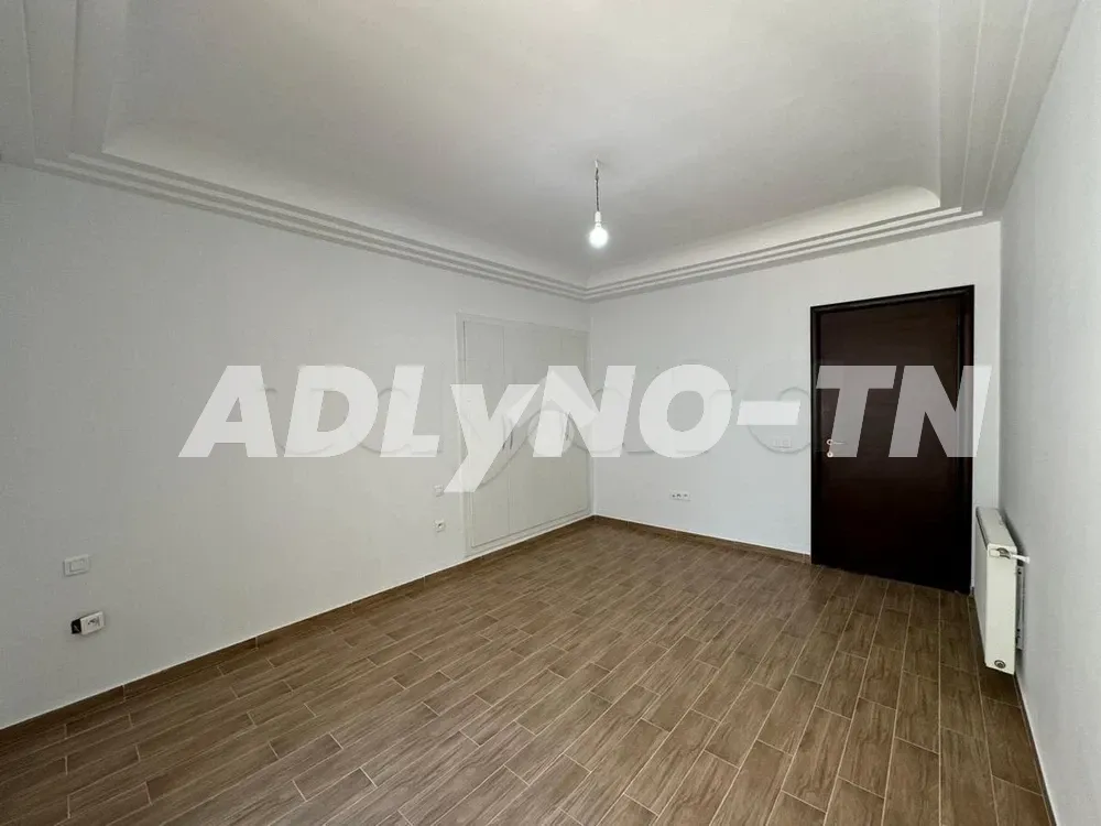 S+4 en Vente à Jardin d'Ennasr à Ariana - Photo 6