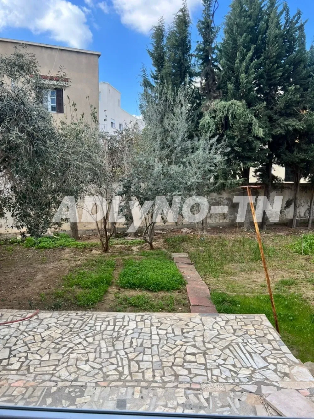 A vendre villa de 1250 m² au Borj Baccouche à Ariana - Photo 3