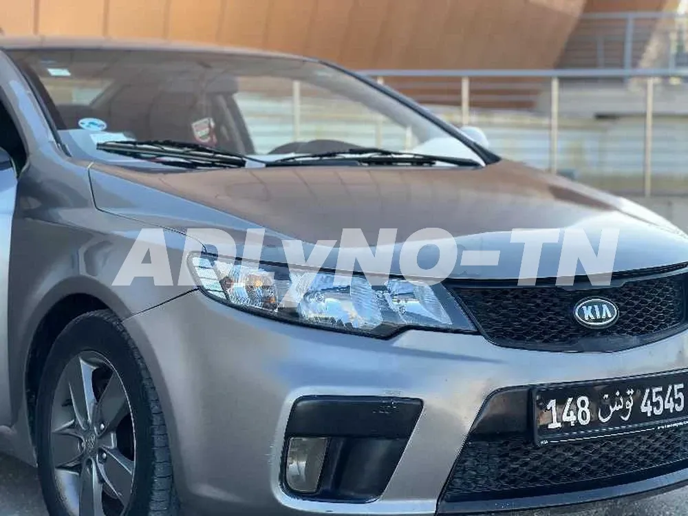 kia cerato koup à Tunis - Photo 8