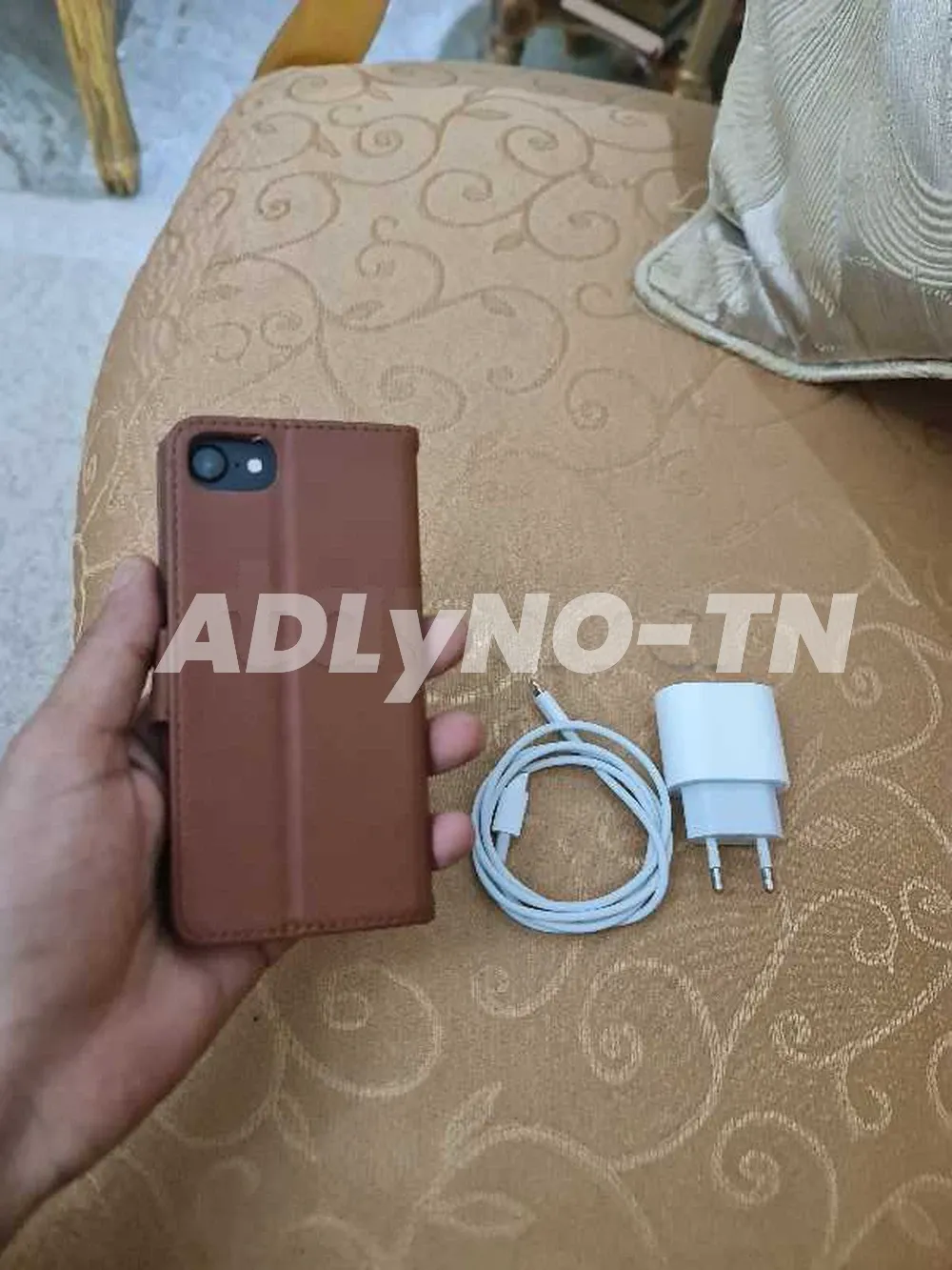 iphone 7 on état dorigine 32g il ne fonctionne que avec les sim orange batrie 81% empreinte activée avec film de protection sur lécran et flip cover et chargeur à Manouba - Photo 7