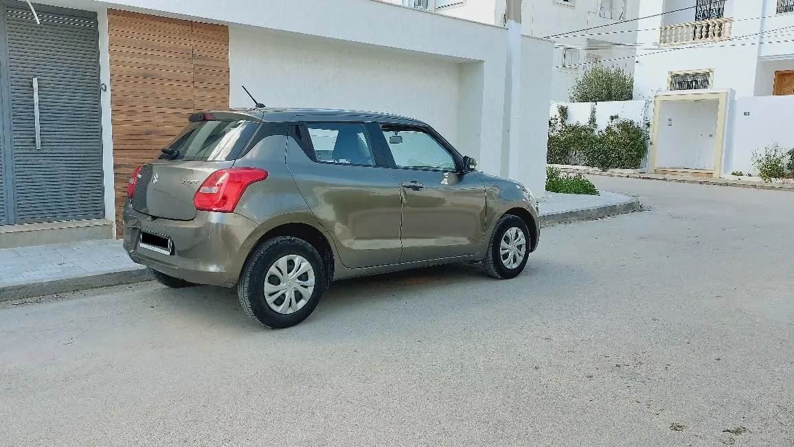 suzuki swift quasi-neuf à Tunis - Photo 6