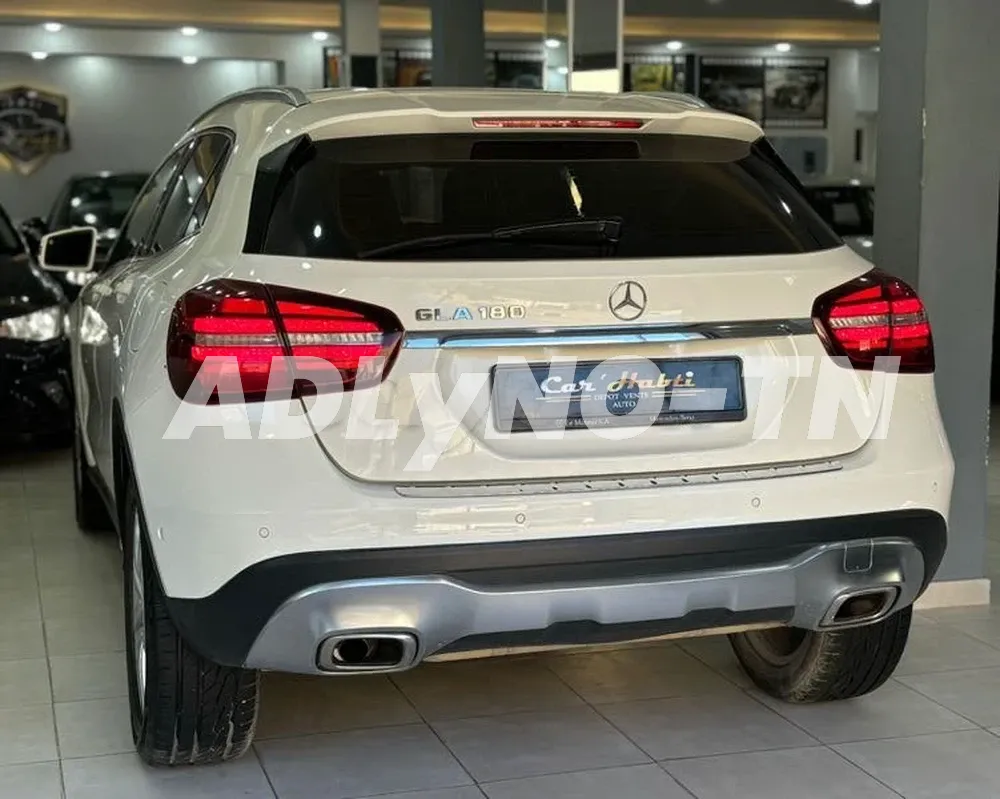 2017 MERCEDES GLA 200 à Tunis - Photo 5