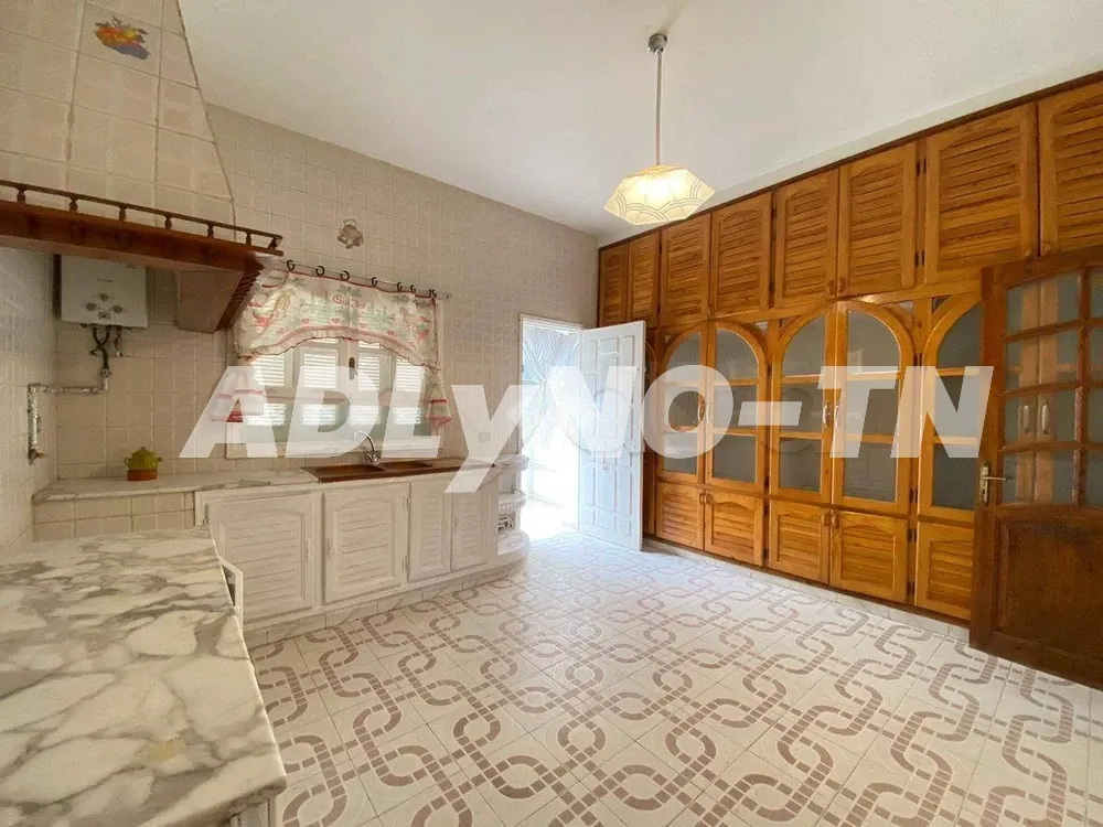 Etage de villa en Location à Ennasr 2 à Ariana - Photo 5