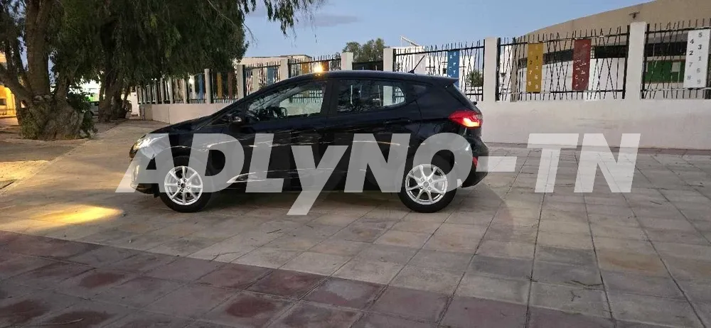 Ford fiesta titanium premier main TÉL 50.598.507 à Manouba - Photo 3