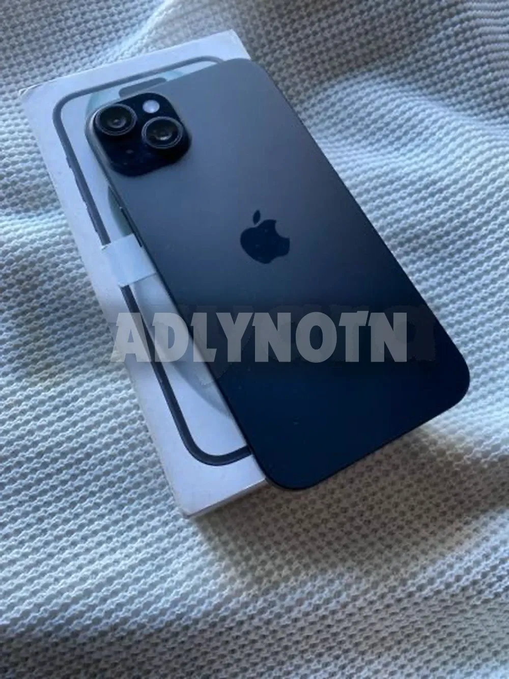 iPhone 15 Plus Noire 128G neuf comme cacheté Batt 100% cycle de charge 30 fois sous garantie Apple avec ces accessoires et facture boutique version Europe validé sur sajalni prix 2850 tel 58218744 à Tunis - Photo 1