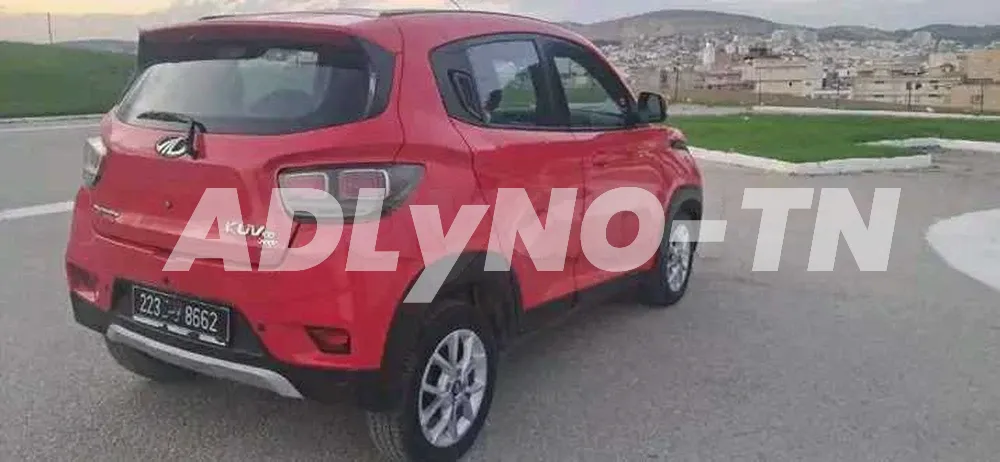 MAHINDRA KUV 100 PREMIÈRE MAIN EN EXCELLENT ÉTAT à Bizerte - Photo 3