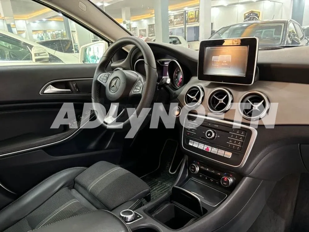 2017 MERCEDES GLA 200 à Tunis - Photo 7