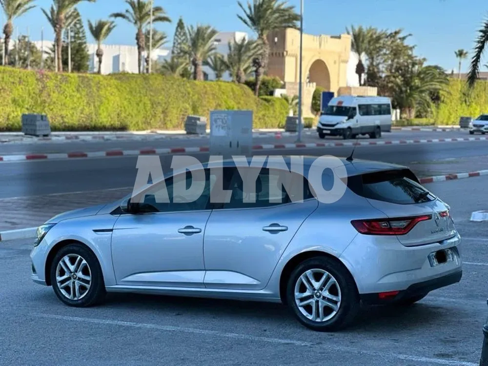 MEGANE 4 ZEN TT OPTIONS IMPORTE NEUVE à Monastir - Photo 4