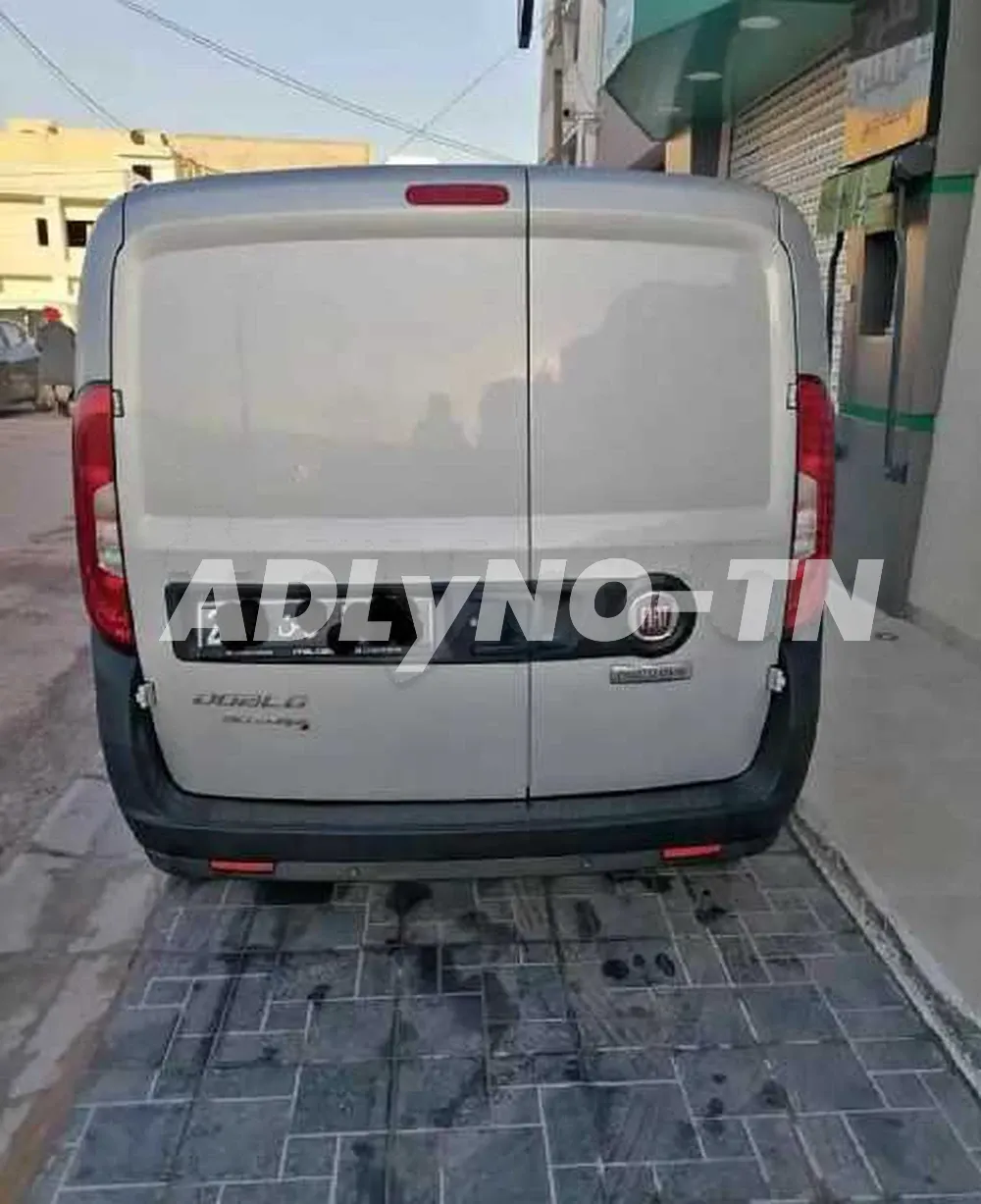 fiat doblo 2019 à Sfax - Photo 2