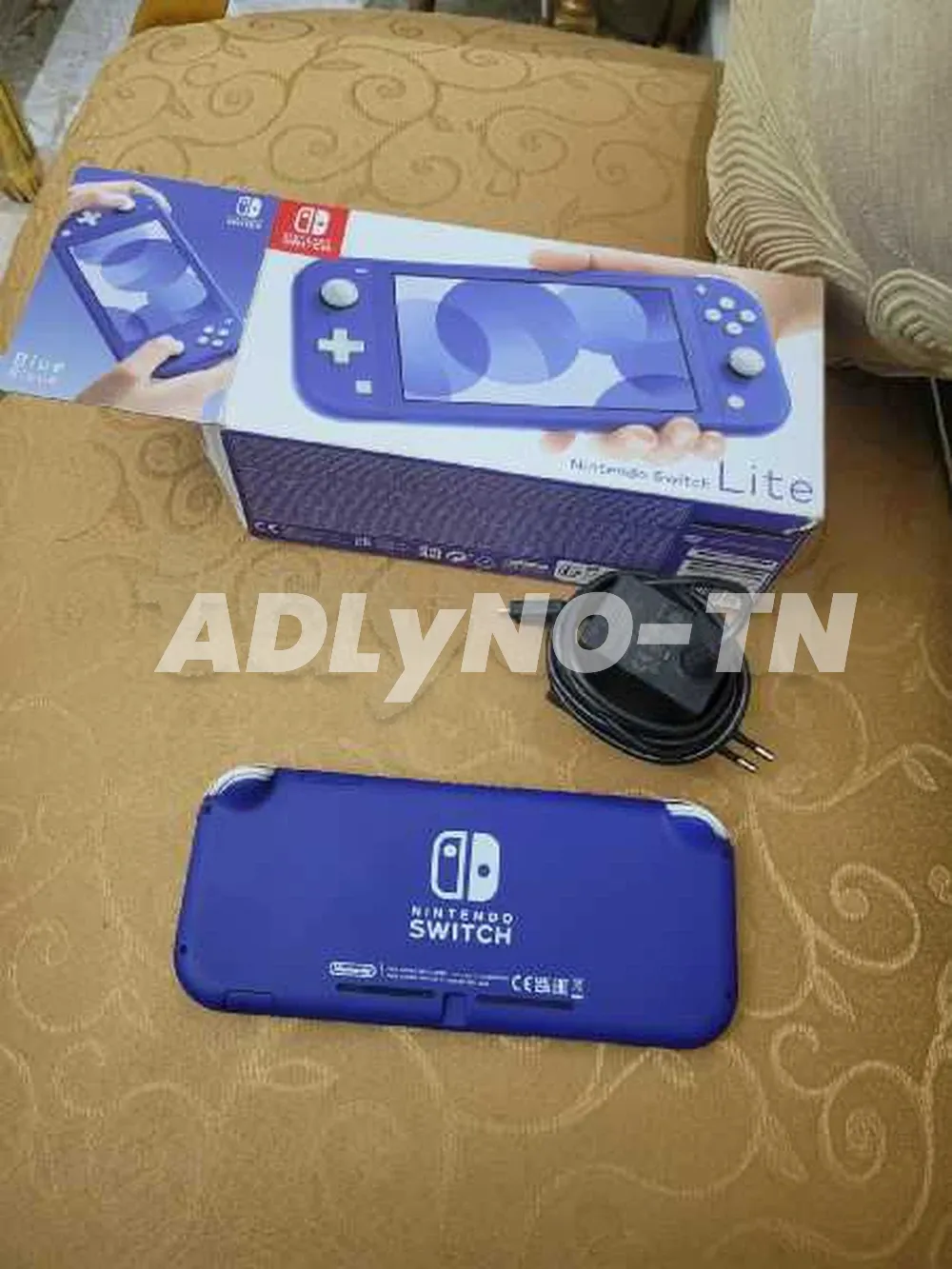 nintendo switch lite non patchée avec paquet et chargeur dorigine prix 430d à Manouba - Photo 3