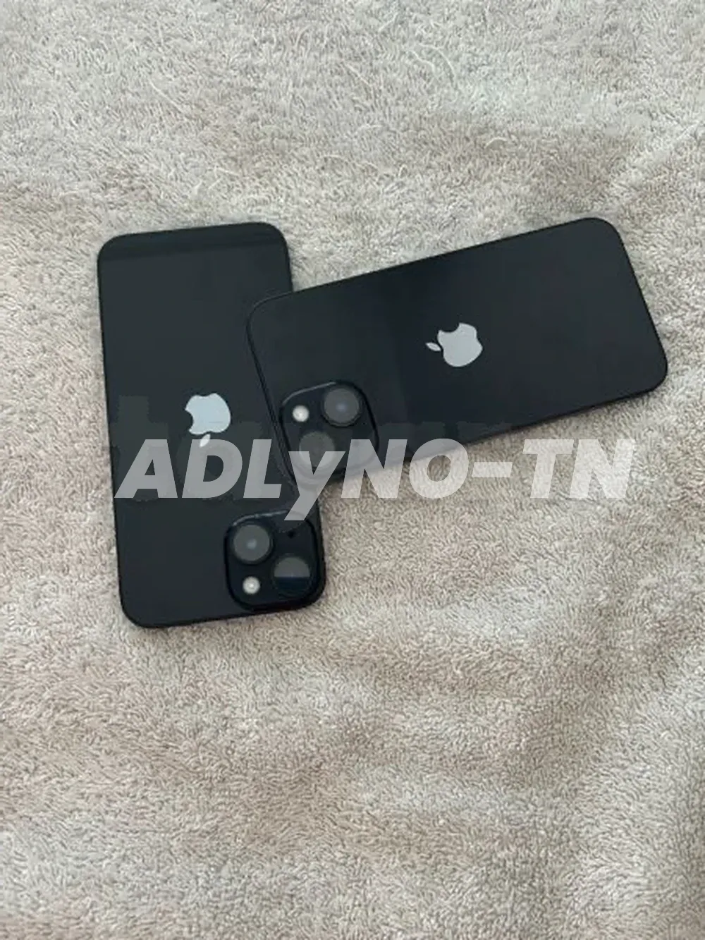 iPhone 14 Noire 256G batterie 90% état parfaite aucun défaut tt en marche jamais réparé importé avec son câble et facture boutique et garantie 256g batt90 à 1850d tel27952688 à Tunis - Photo 1