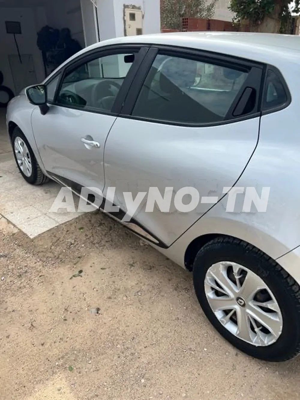 clio dynamic 1 ere main tel 97237172 à Sfax - Photo 3