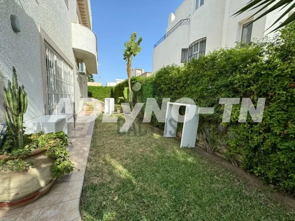  Villa S+5 avec piscine à Gammarth MVV0290 