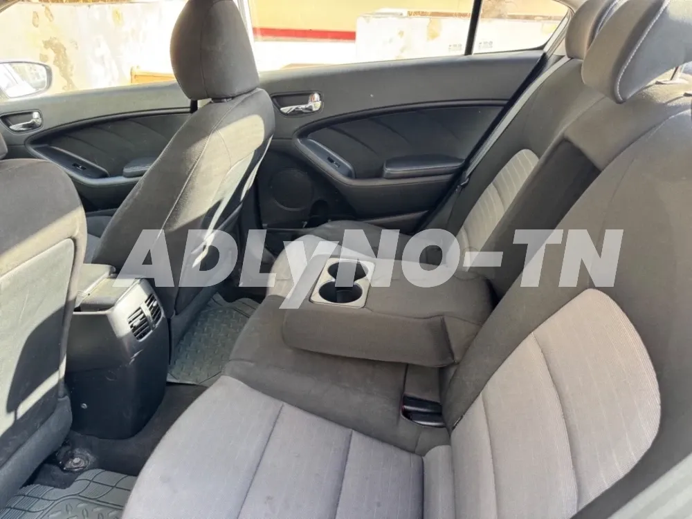 Une KIA Cerato en excellent état ! à Tunis - Photo 5