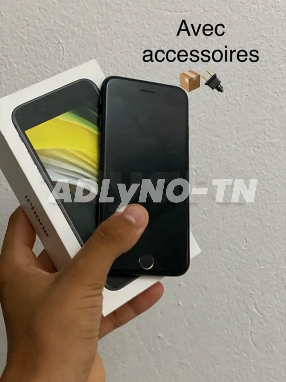 iPhone SE 2020 noir ?? à Ariana - Photo 2