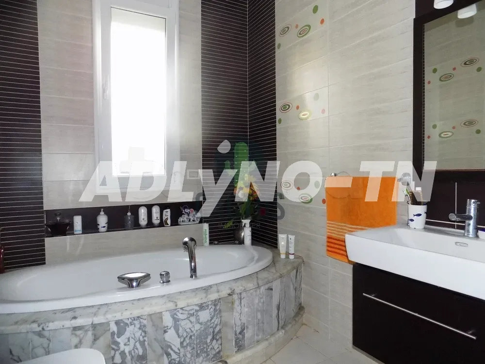 À vendre Villa de 500m² sur un Terrain de 436m² avec deux appartements à Nabeul à Nabeul - Photo 6