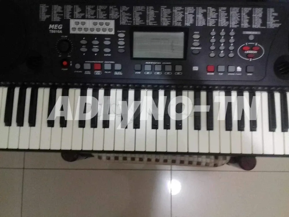 Orgue de marque Meg TB810A jamais utilisé, avec support, à vendre à 600 Dinars à Ben Arous - Photo 2