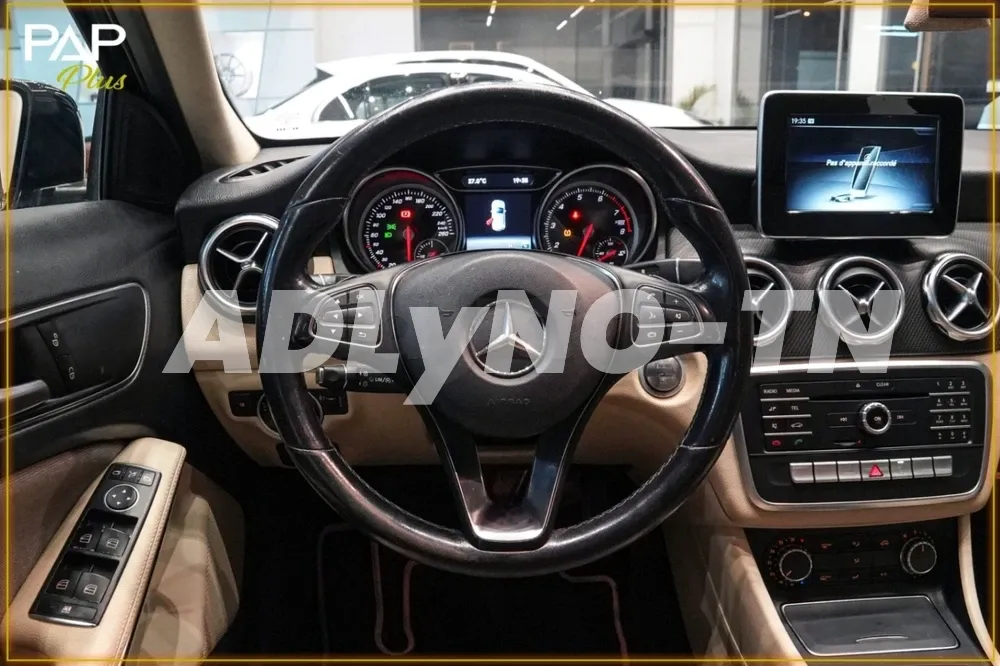 ▶ MERCEDES-BENZ GLA 180 ◀ à Tunis - Photo 2