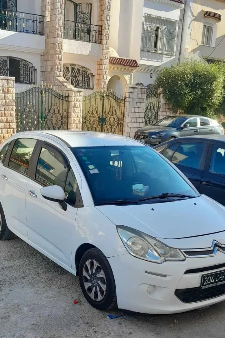 voiture à Bizerte - Photo 1