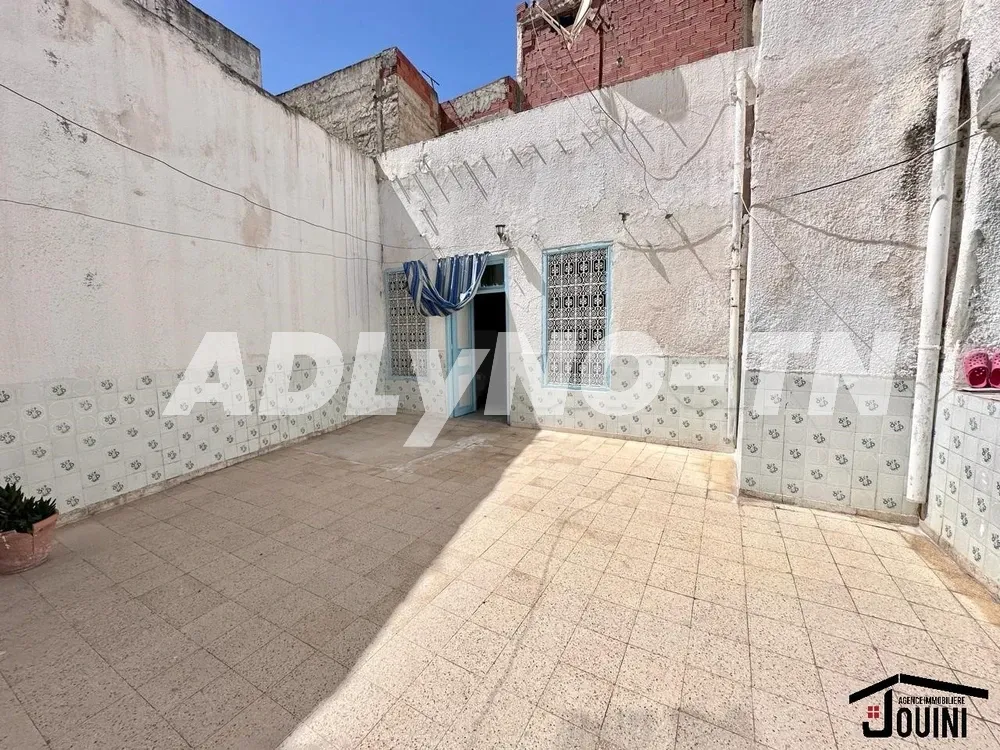 Ancienne Maison 180 m² au Centre Ville de Tunis à Tunis - Photo 1