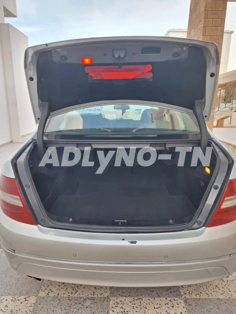 Mercedes C180 kompresseur à Sfax - Photo 5