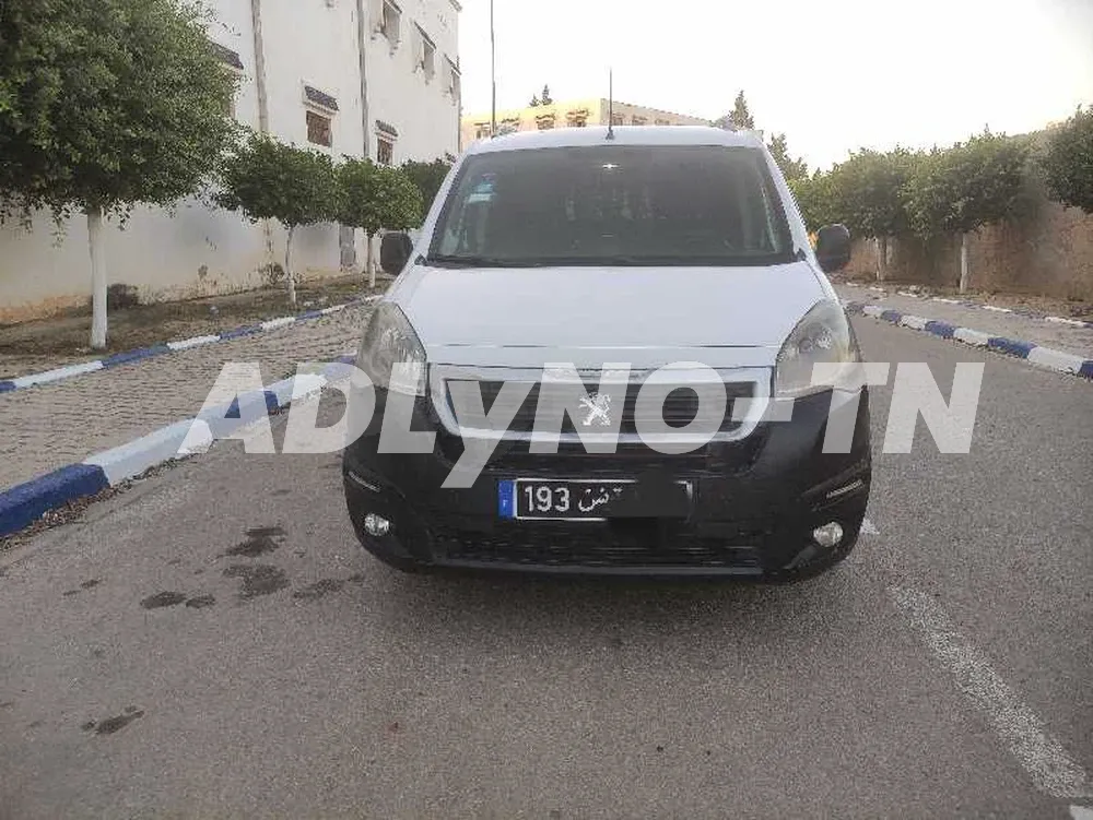  2021 POLO 8 R-LINE 1ERE MAIN TEL 22801802 