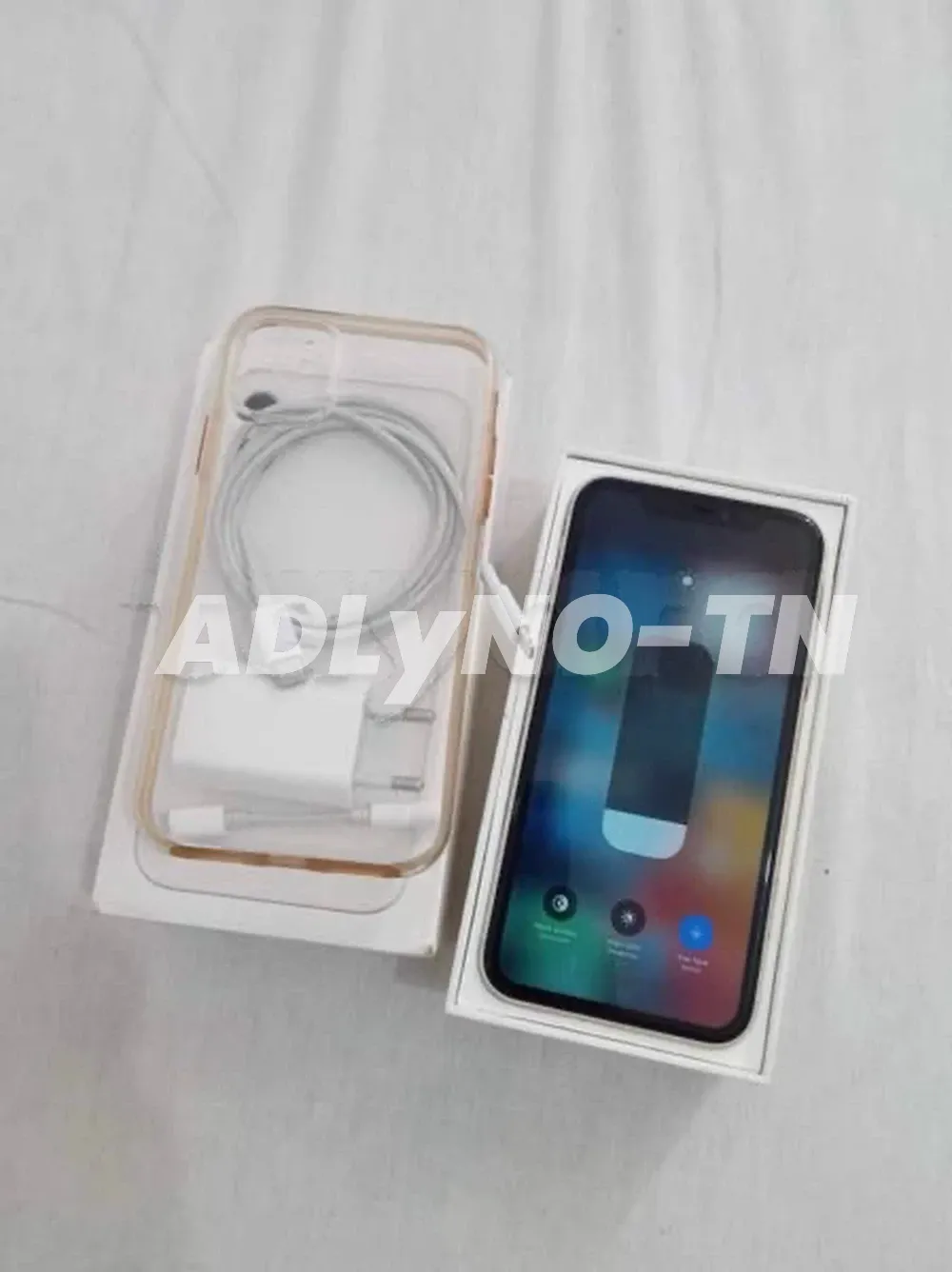 IPHONE 11 64GB BLANC 79% BATTERIE ? à Tunis - Photo 2