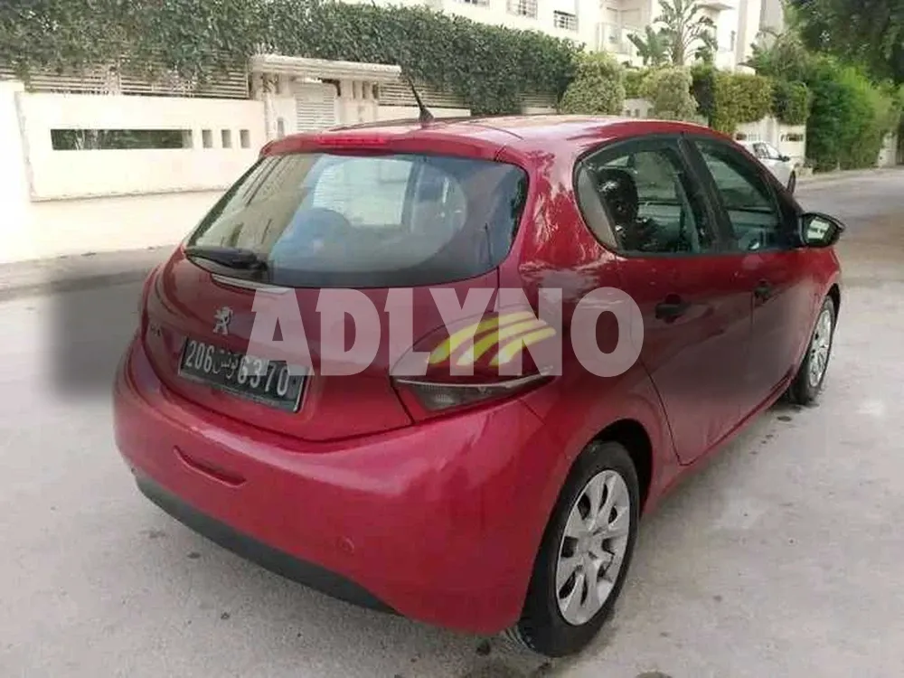 PEUGEOT 208 PREMIÈRE MAIN TRÈS PROPRE à Bizerte - Photo 4