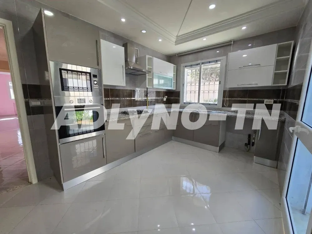 Villa de 400 m² sur un terrain de 597 m² à Ben Arous - Photo 5