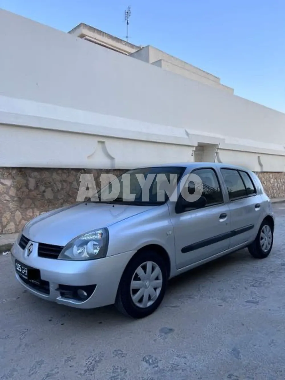 Clio Compus NeuF à Monastir - Photo 2