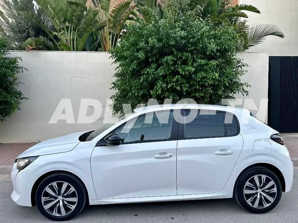 Peugeot 208 ALLURE Diesel Fin D'série à Tunis - Photo 5
