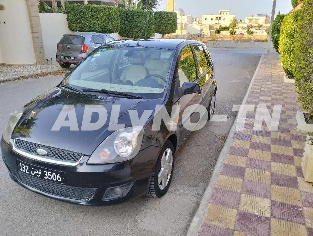 Ford Fiesta Ghia à Ariana - Photo 2