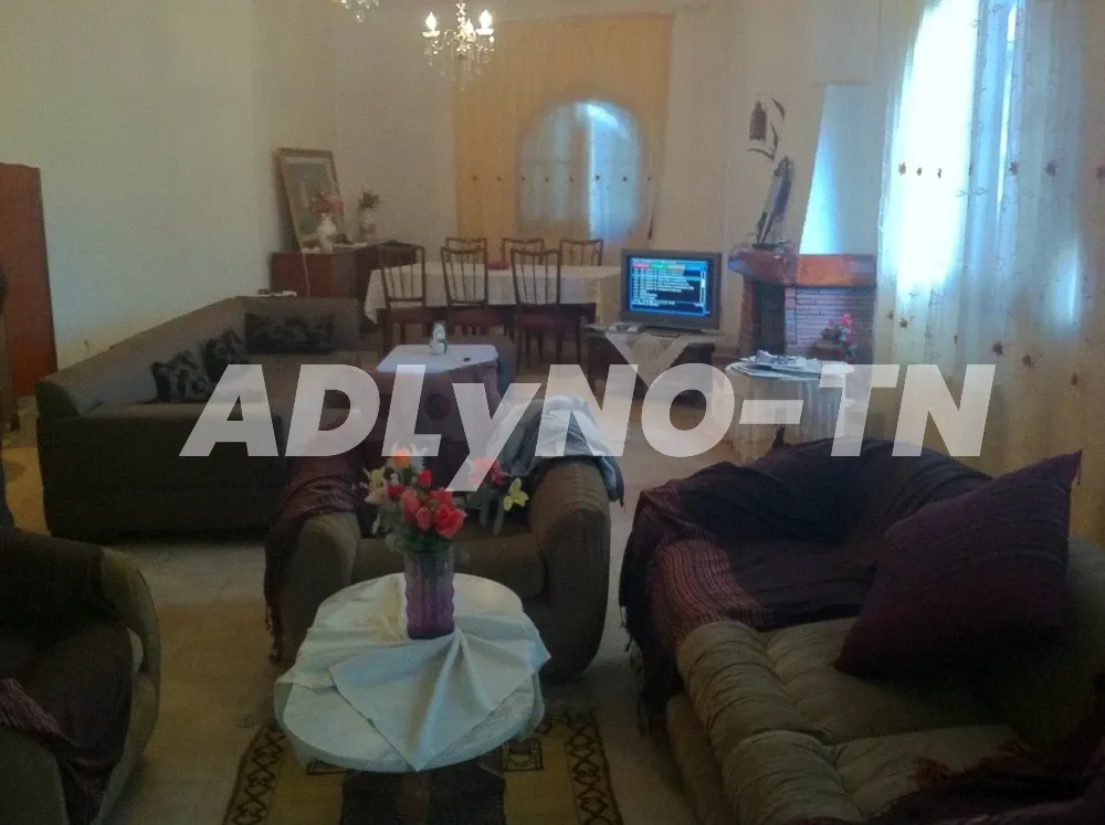 ? Villa S+4 A vendre A ARIANA CITÉ Riadh El Andalous ? à Ariana - Photo 1
