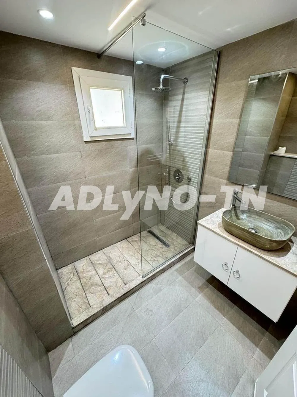 A vendre un appartement s3 a l’aouina citè wahat à Tunis - Photo 1