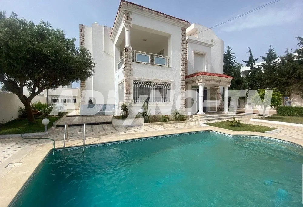 A vendre un duplexe S+3 avec garage a cité IRRIESSA en face jardin de Carthage 200m du siège BANC EZITOUNA autoroute la Goulette